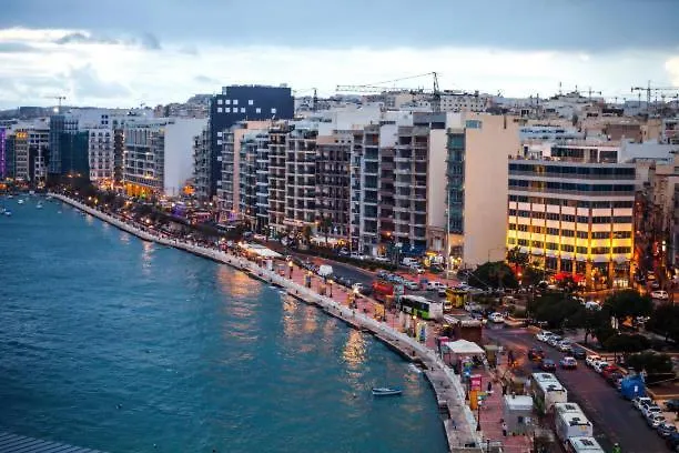 Stylish 2br Near Seafront & St'julians By 360 Estates Lejlighed