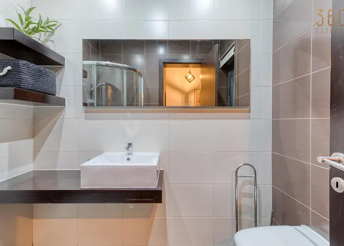 Stylish 2br Near Seafront & St'julians By 360 Estates * Sliema