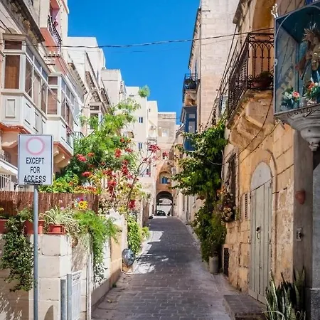 Stylish 2br Near Seafront & St'julians By 360 Estates Apartmán